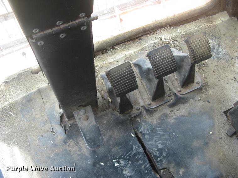 image for item L2356 1980 Gleaner L2 combine