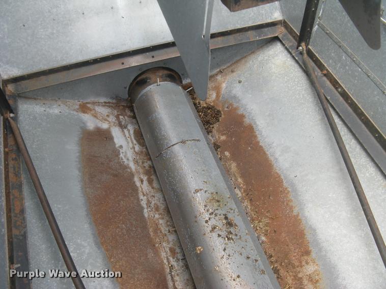 image for item L2356 1980 Gleaner L2 combine