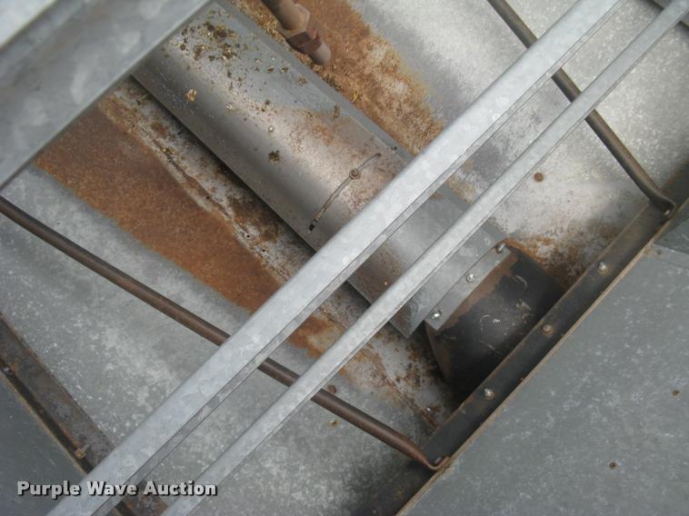 image for item L2356 1980 Gleaner L2 combine