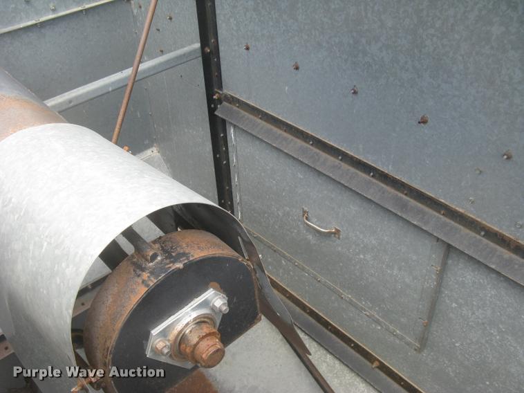 image for item L2356 1980 Gleaner L2 combine