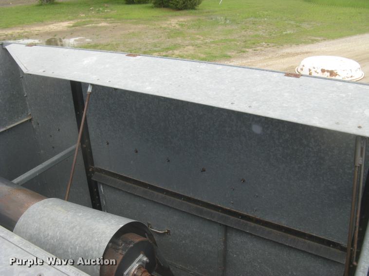 image for item L2356 1980 Gleaner L2 combine