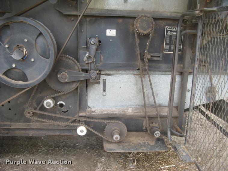 image for item L2356 1980 Gleaner L2 combine