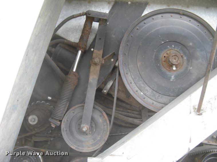 image for item L2356 1980 Gleaner L2 combine