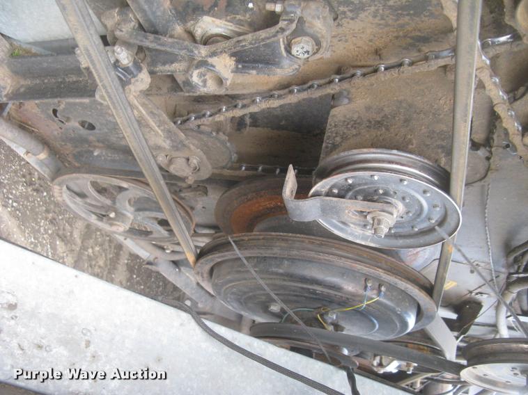 image for item L2356 1980 Gleaner L2 combine