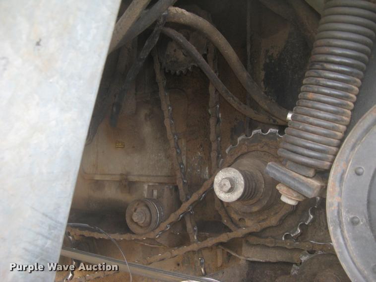 image for item L2356 1980 Gleaner L2 combine