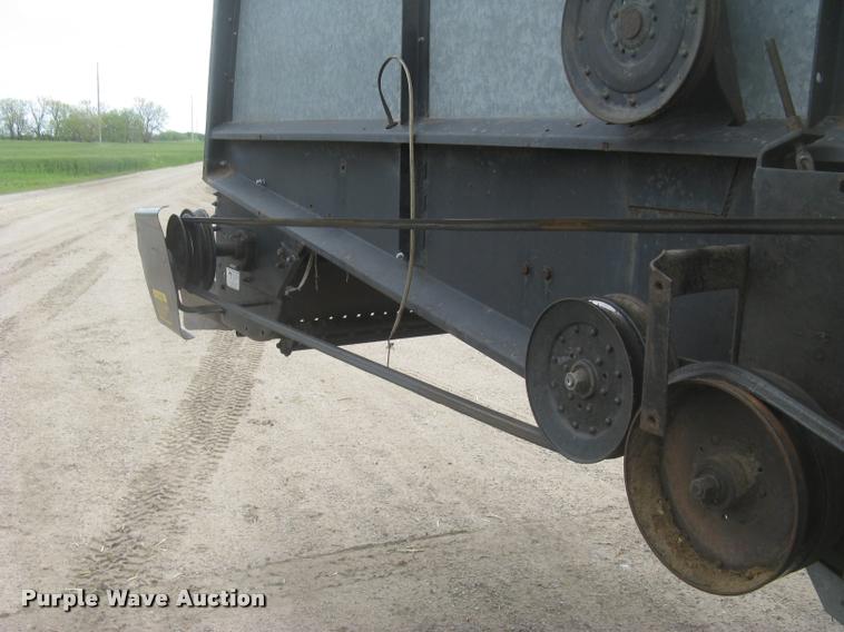 image for item L2356 1980 Gleaner L2 combine