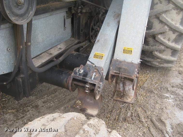 image for item L2356 1980 Gleaner L2 combine