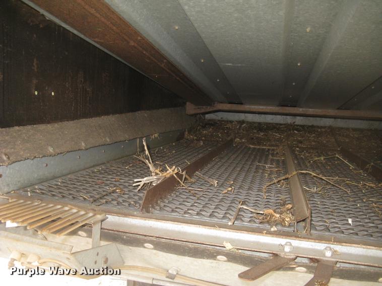 image for item L2356 1980 Gleaner L2 combine