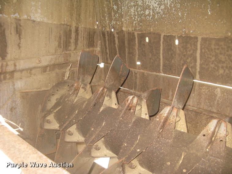 image for item L2356 1980 Gleaner L2 combine