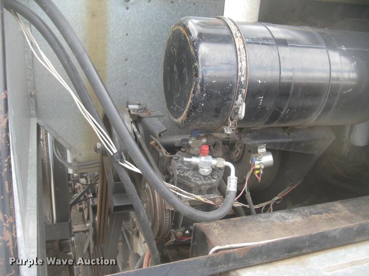 image for item L2356 1980 Gleaner L2 combine