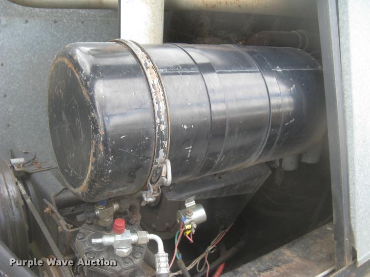 image for item L2356 1980 Gleaner L2 combine