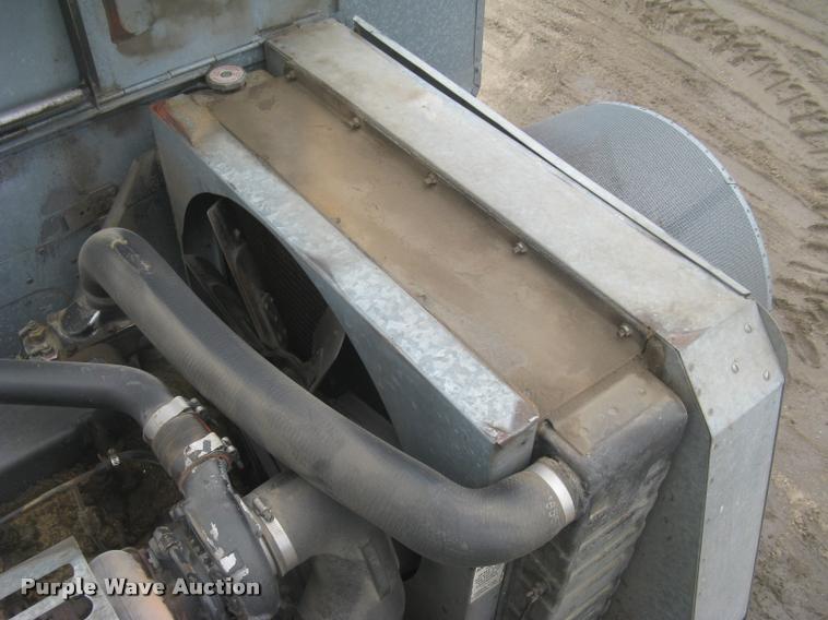 image for item L2356 1980 Gleaner L2 combine