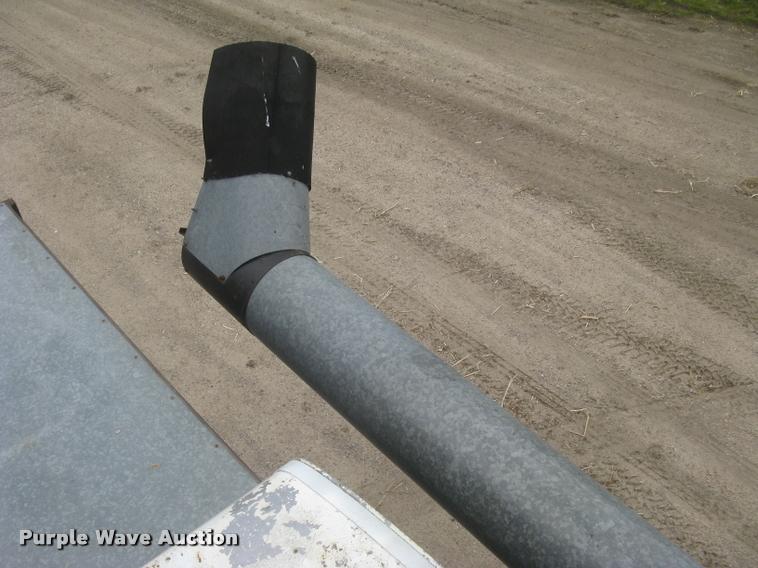 image for item L2356 1980 Gleaner L2 combine