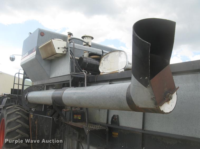 image for item L2356 1980 Gleaner L2 combine