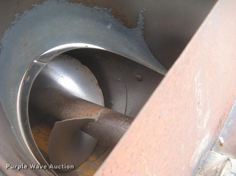 image for item L2356 1980 Gleaner L2 combine