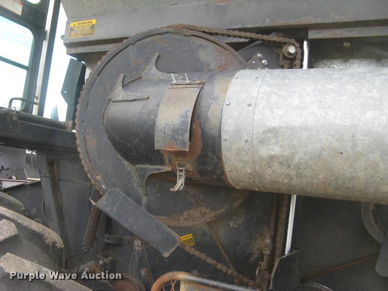 image for item L2356 1980 Gleaner L2 combine