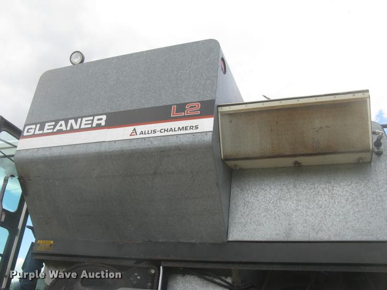 image for item L2356 1980 Gleaner L2 combine