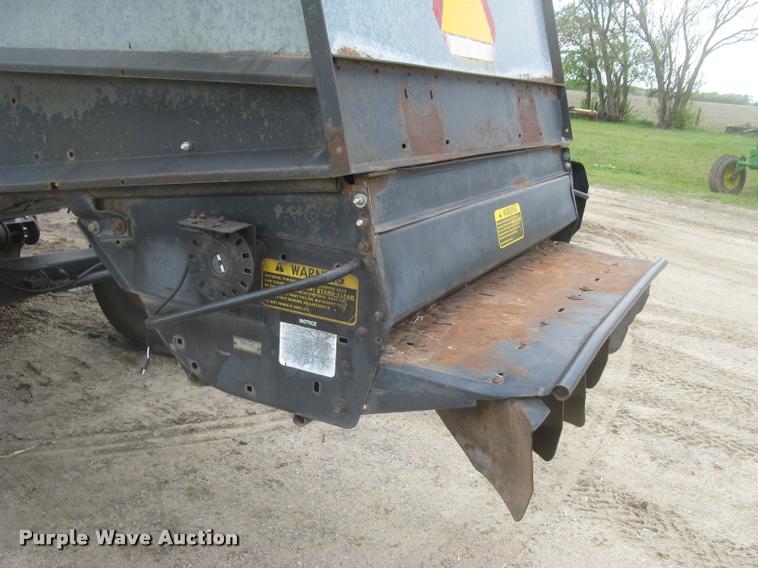 image for item L2356 1980 Gleaner L2 combine