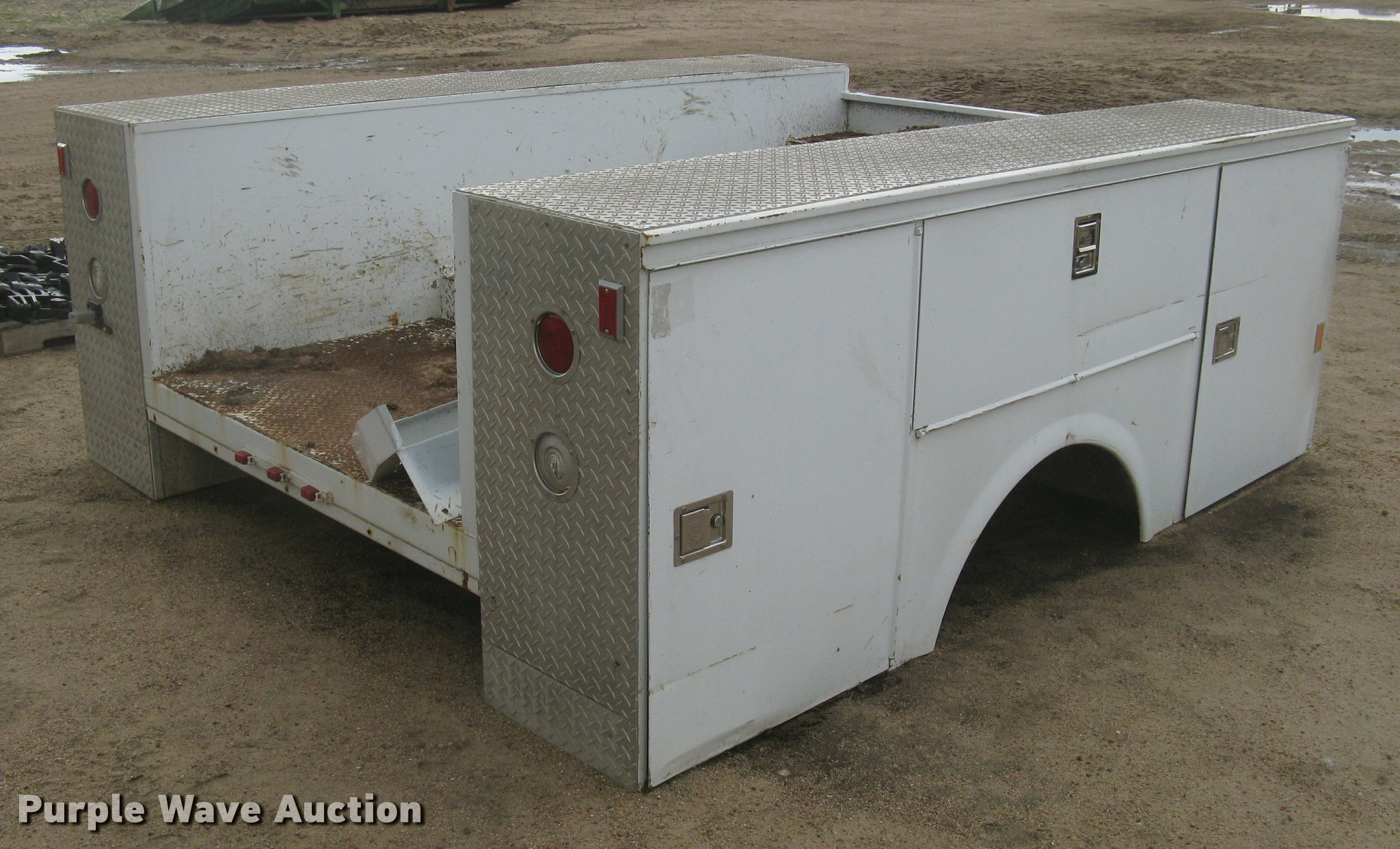 Omaha utility bed in Kinsley, KS Item AR9891 sold Purple Wave