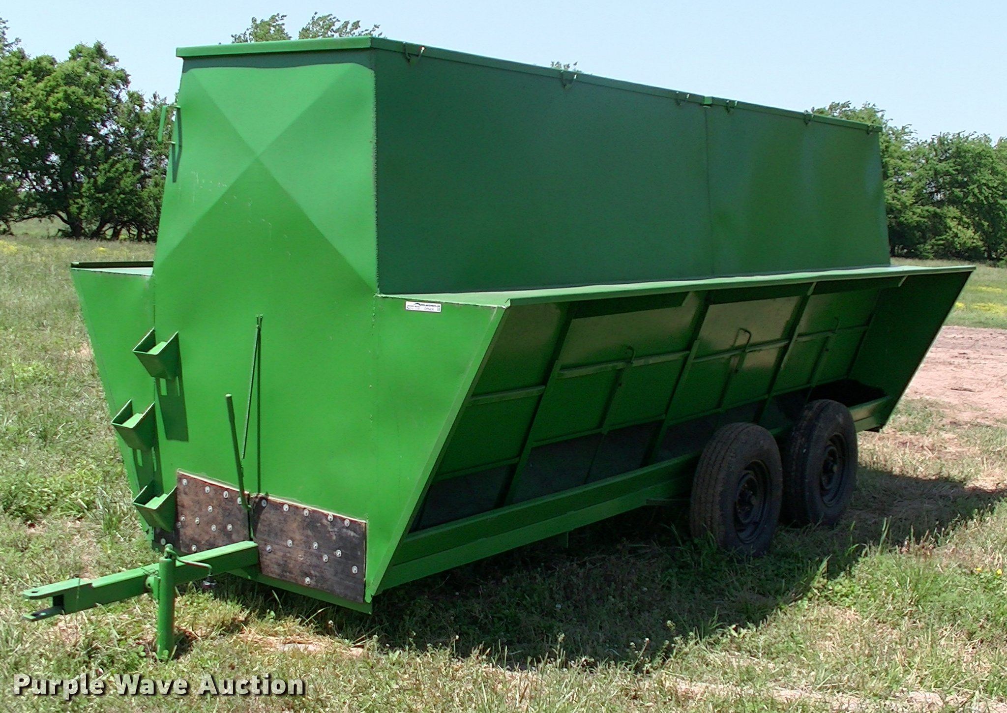 Creep Feeder Item Dp9430 Sold May 31 Ag Equipment Aucti