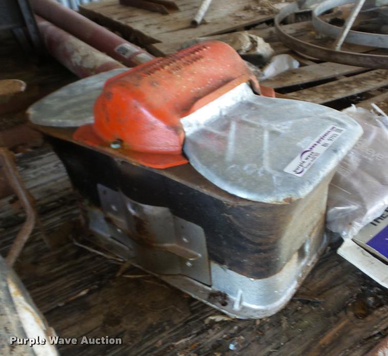 image for item BI9703 Livestock equipment