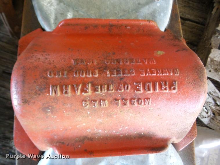 image for item BI9703 Livestock equipment