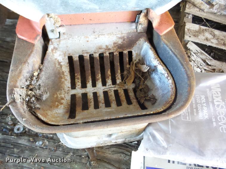 image for item BI9703 Livestock equipment