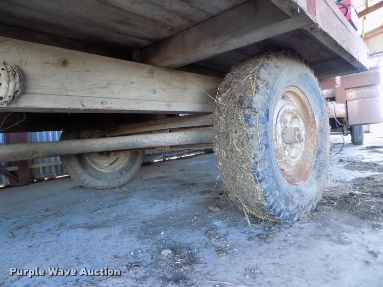 image for item BI9705 Hay trailer