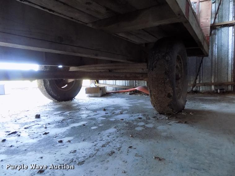 image for item BI9705 Hay trailer