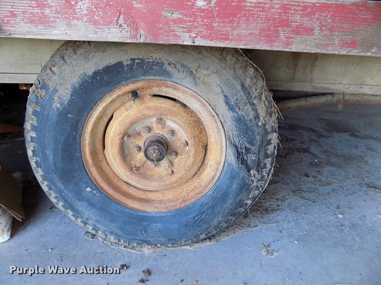 image for item BI9705 Hay trailer