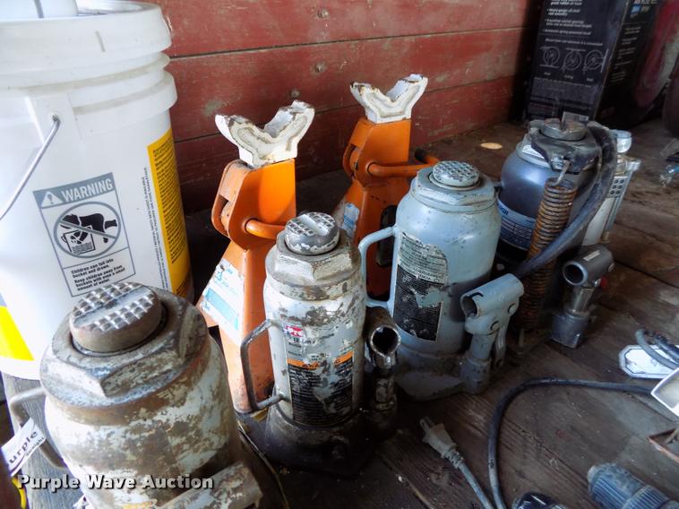 image for item BI9713 Tools