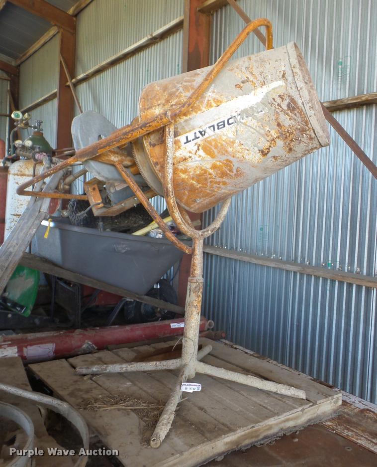 image for item BI9732 Cement mixer