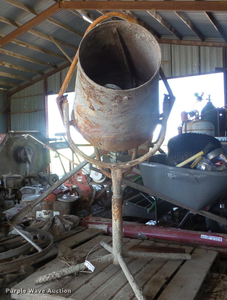 image for item BI9732 Cement mixer