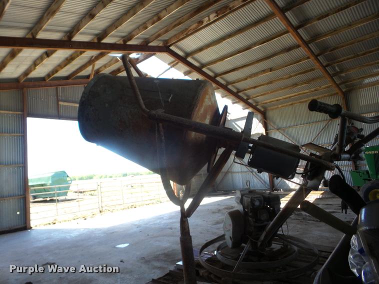 image for item BI9732 Cement mixer