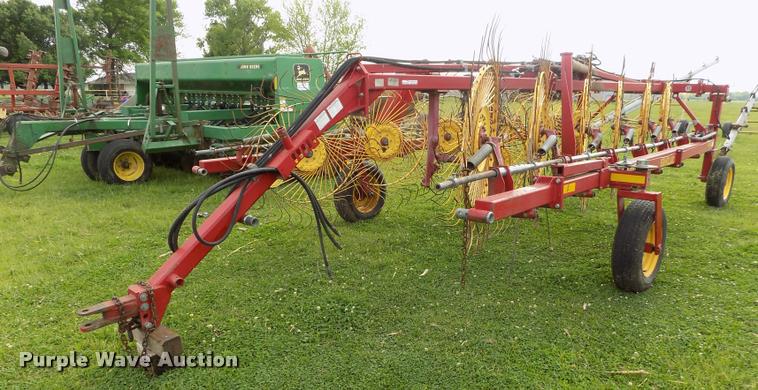 image for item BZ9738 New Holland HT154 hay rake
