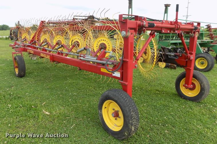 image for item BZ9738 New Holland HT154 hay rake