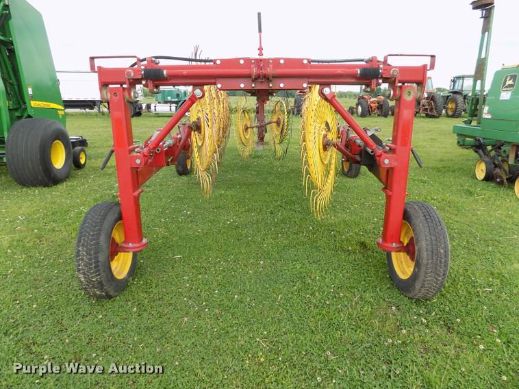 image for item BZ9738 New Holland HT154 hay rake