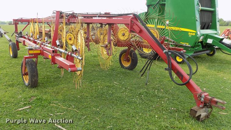image for item BZ9738 New Holland HT154 hay rake