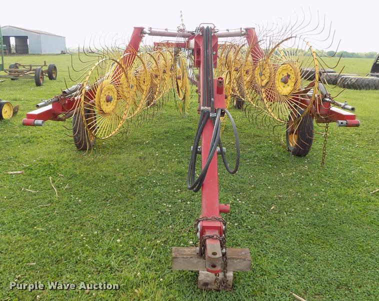 image for item BZ9738 New Holland HT154 hay rake