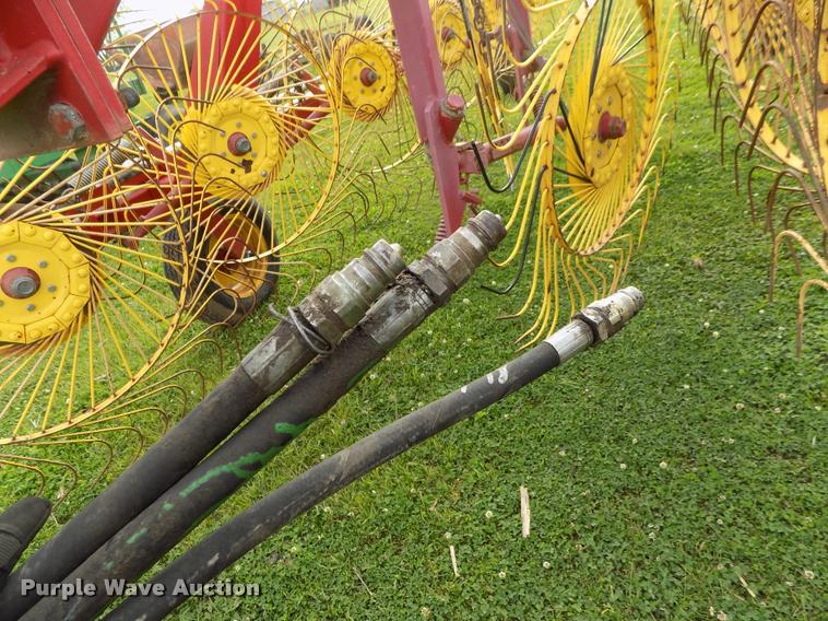 image for item BZ9738 New Holland HT154 hay rake