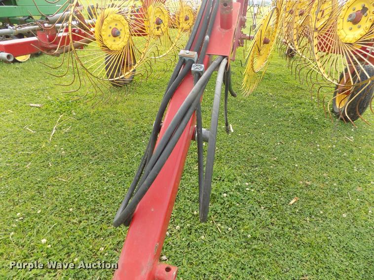 New Holland HT154 hay rake in Altamont, KS | Item BZ9738 sold | Purple Wave