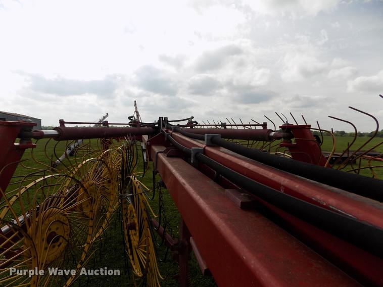 image for item BZ9738 New Holland HT154 hay rake