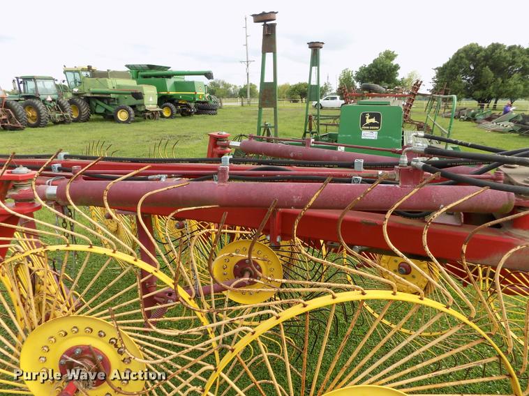 image for item BZ9738 New Holland HT154 hay rake