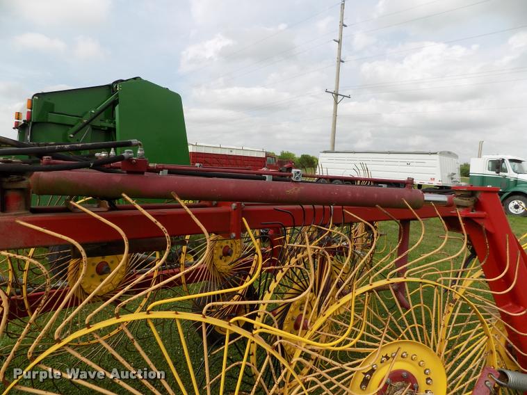 image for item BZ9738 New Holland HT154 hay rake