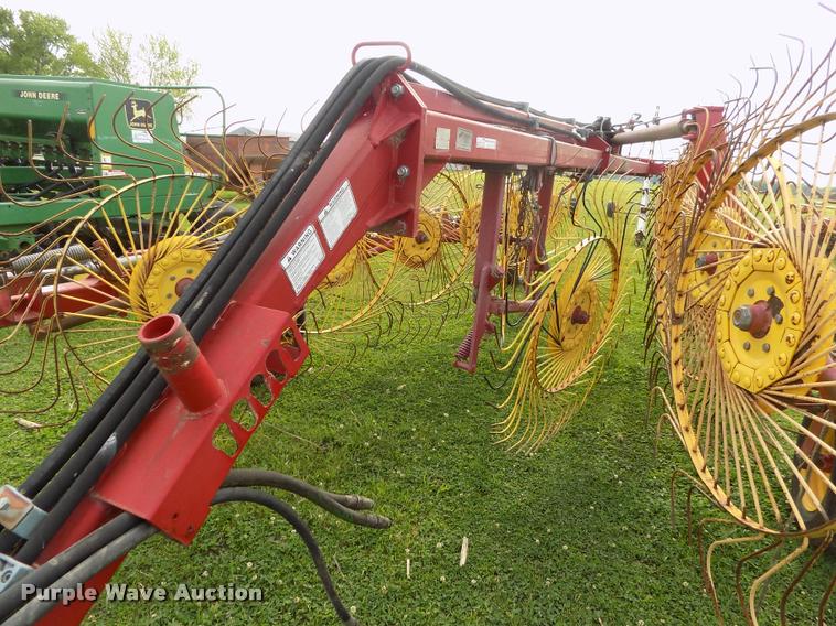 image for item BZ9738 New Holland HT154 hay rake