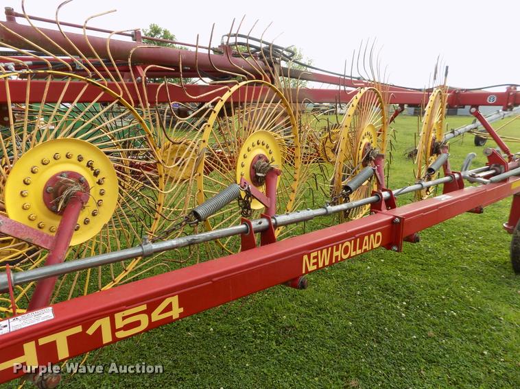 image for item BZ9738 New Holland HT154 hay rake