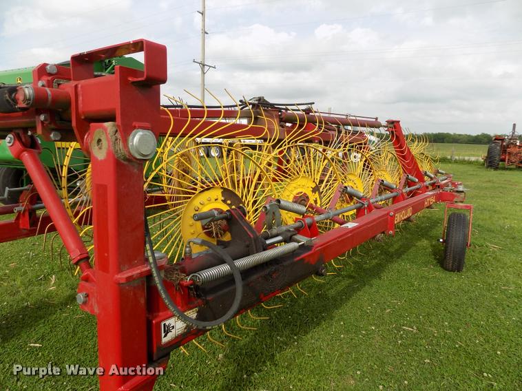 image for item BZ9738 New Holland HT154 hay rake