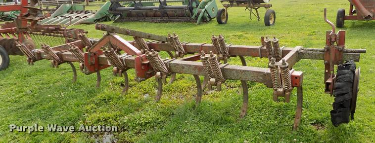 image for item BZ9739 International 55 chisel plow