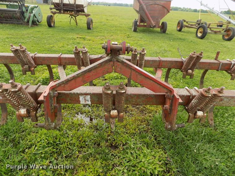 image for item BZ9739 International 55 chisel plow
