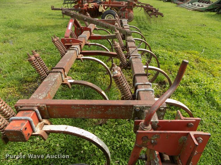 image for item BZ9739 International 55 chisel plow